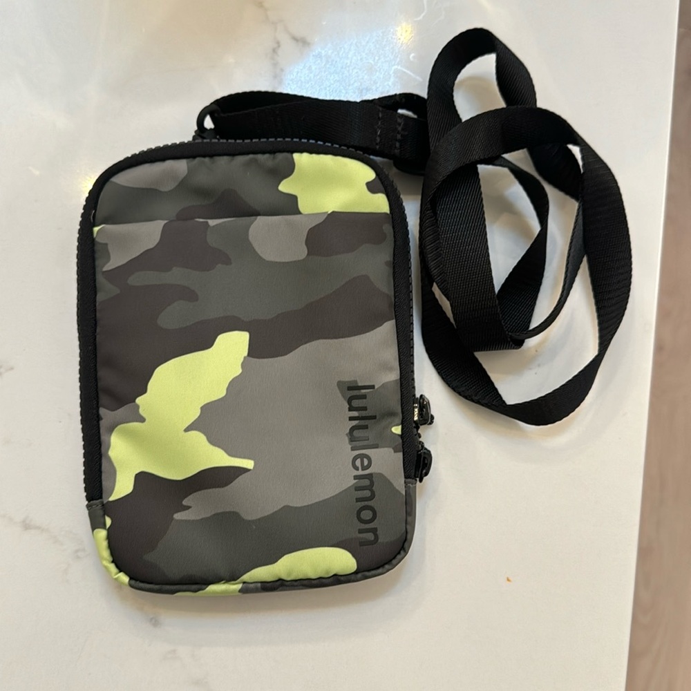 Lululemon crossbody